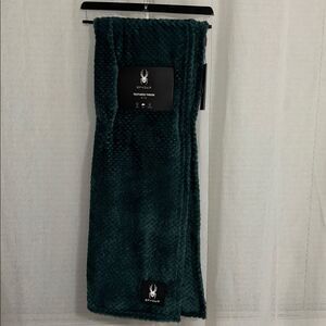 SPYDER Winter Green Textured Waffle Fleece Plush Blanket Throw with a Hanger